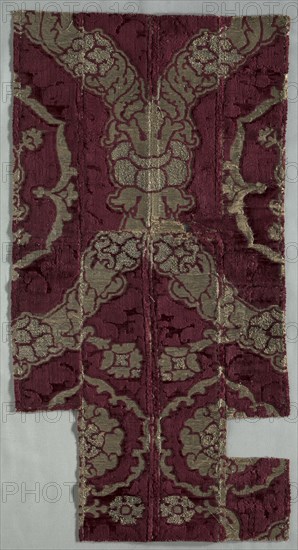 Velvet Fragment, 1400s. Italy, 15th century. Velvet (cut and brocaded); silk and metal; overall: 72.7 x 38.8 cm (28 5/8 x 15 1/4 in.)