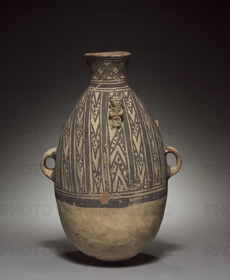 Bottle, 800-1500. Peru, Chimu, 9th-15th Century. Pottery; overall: 40.1 x 25.7 x 23.5 cm (15 13/16 x 10 1/8 x 9 1/4 in.).