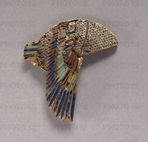 Vulture Headdress Inlay, 100-1 BC. Egypt, Ptolemaic Dynasty. Gold and semi-precious stones; overall: 3 x 2.8 cm (1 3/16 x 1 1/8 in.).