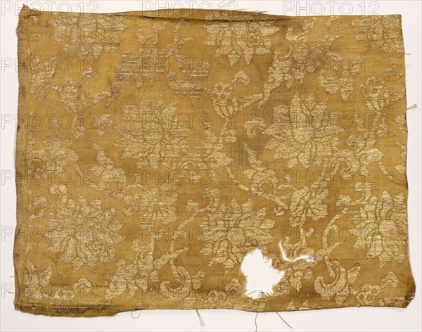 Textile Fragment, 1800s. Japan, 19th century. Compound weave: silk and metal thread weft; average: 28 x 21 cm (11 x 8 1/4 in.)