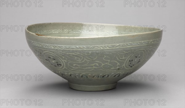 Bowl with Inlaid Cranes and Clouds Design, 1200s-1300s. Korea, Goryeo period (918-1392). Pottery; diameter of mouth: 19.7 cm (7 3/4 in.); overall: 8.2 cm (3 1/4 in.).