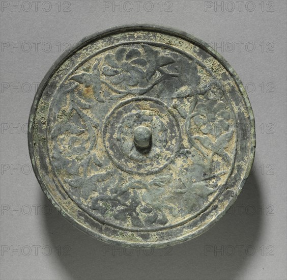 Mirror with Scroll Design, 918-1392. Korea, Goryeo period (918-1392). Bronze; overall: 13.7 x 0.3 cm (5 3/8 x 1/8 in.).