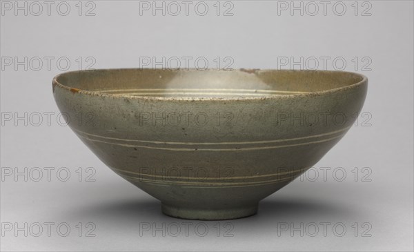 Bowl with Willow and Reed Design, 1300s. Korea, Goryeo period (918-1392). Pottery; diameter: 19.1 cm (7 1/2 in.); overall: 8.1 cm (3 3/16 in.).
