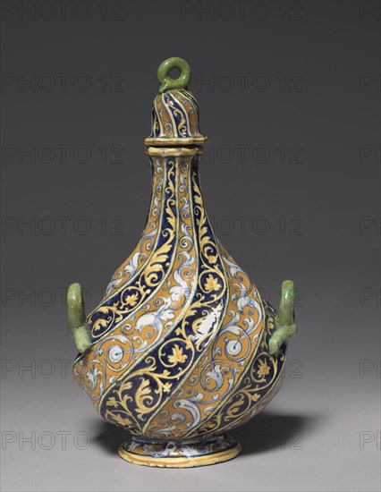 Pilgrim Bottle, c. 1540. Italy, Faenza, 16th century. Tin-glazed earthenware (maiolica); overall: 34.6 x 19.4 x 12.4 cm (13 5/8 x 7 5/8 x 4 7/8 in.).