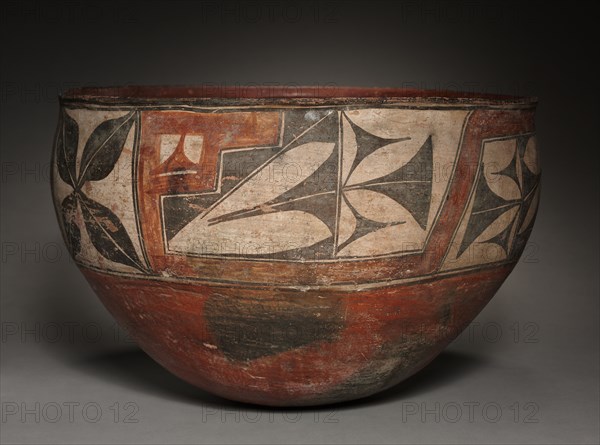 Dough Bowl, 1890. Southwest,Pueblo, Zia, Post-Contact Period,19th century. Ceramic; overall: 43.2 x 29.2 cm (17 x 11 1/2 in.).