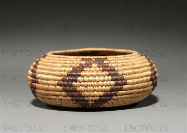 Bowl, 1890. California, Pomo, Late 19th- Early 20th century. Undyed Bulrush, Sedge; Coiled (3 rods); overall: 4 x 9.5 cm (1 9/16 x 3 3/4 in.).