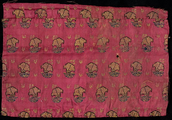 Brocade, 1800s. India, Gulbarga, 19th century. Brocade, "himru"; silk and cotton; overall: 16.5 x 25.4 cm (6 1/2 x 10 in.)