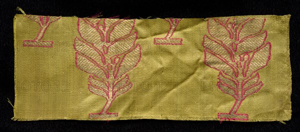 Brocade, 1800s. India, Benares ?, 19th century. Brocade, "kimkhwab"; silk and gold; overall: 6.4 x 16.5 cm (2 1/2 x 6 1/2 in.)