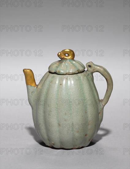 Melon-shaped Wine Ewer, 1100s-1200s. Korea, Goryeo period (918-1392). Celadon; outer diameter: 6.7 cm (2 5/8 in.); height with lid: 9 cm (3 9/16 in.).