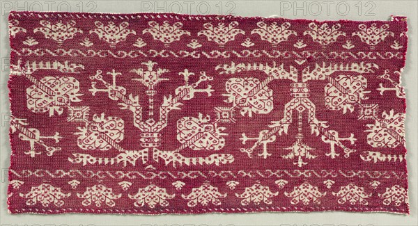 Embroidered Fragment of a Mattress or Curtain Trimming, 19th century. Morocco, Azemmur, 19th century. Embroidery: silk on linen tabby ground; average: 20.3 x 41.3 cm (8 x 16 1/4 in.).