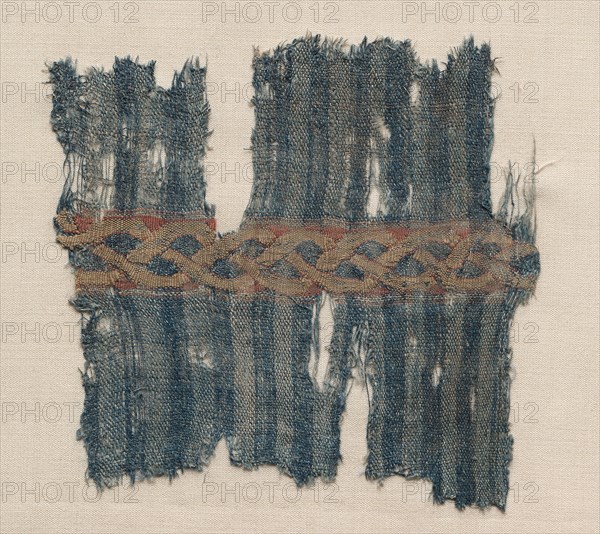 Fragment of a Tiraz-Style Textile, 1130 - 1169. Egypt, Fatimid period, Caliphate of al-Hafiz, AH 524-565, 12th Century. Tabby ground with inwoven tapestry ornament; linen and silk; overall: 12.1 x 12.1 cm (4 3/4 x 4 3/4 in.).