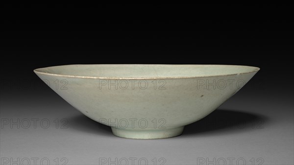 Bowl:  Qingbai Ware, 12th-13th Century. China, Southern Song dynasty (1127-1279). Glazed porcelain; diameter: 19.3 cm (7 5/8 in.); overall: 5.7 cm (2 1/4 in.).