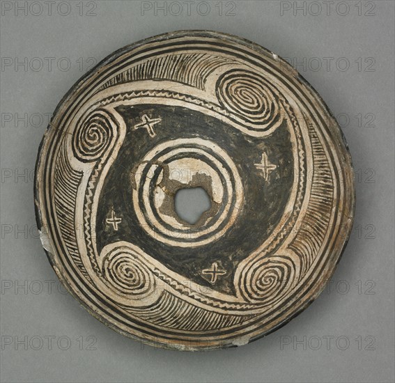 Bowl with Geometric Design (Four- part Scroll), 1000- 1150. Southwest, Mogollan, Mimbres, Pre-Contact Period, 11th century- 12th century. Ceramic; overall: 7.5 x 18 cm (2 15/16 x 7 1/16 in.).