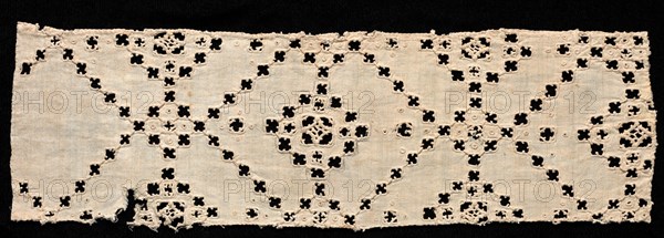 Fragment of Needlepoint (Cutwork) Lace, late 17th century. Italy, late 17th century. Lace, needlepoint: linen; overall: 14 x 45.4 cm (5 1/2 x 17 7/8 in.)