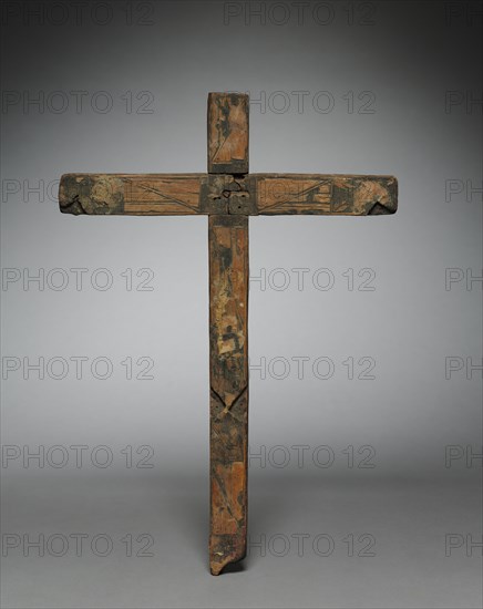 Straw Inlay Cross, 1600s-1700s. America, New Mexico, 17th-18th century. Straw; overall: 38.2 x 26 x 2 cm (15 1/16 x 10 1/4 x 13/16 in.).
