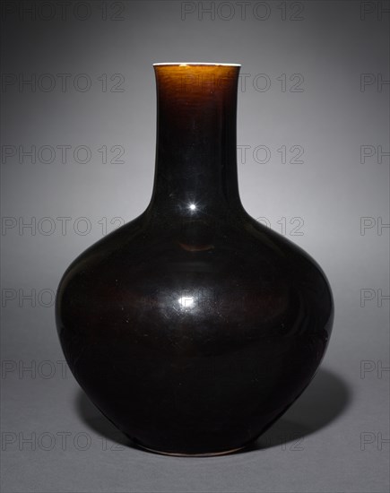Bottle-Shaped Vase, 1736-1795. China, Jiangxi province, Jingdezhen kilns, Qing dynasty (1644-1911), Qianlong reign (1735-1795). Porcelain with mirror-black glaze; overall: 50.2 cm (19 3/4 in.).