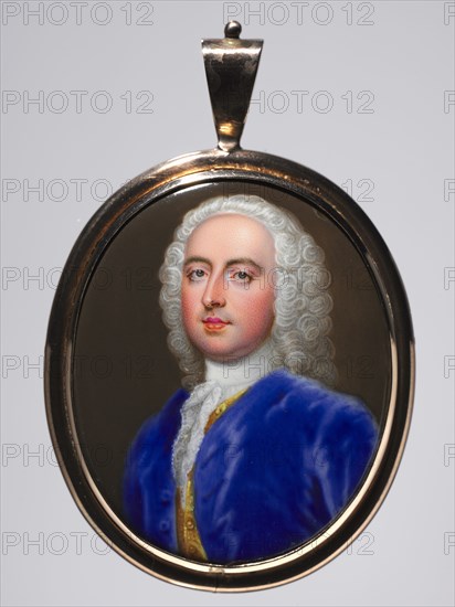 Portrait of a Man, c. 1735. Christian Friedrich Zincke (German, 1683/85-1767). Enamel on copper in a gold frame with a blue glass and hair reverse; framed: 5.1 x 4.3 cm (2 x 1 11/16 in.); unframed: 4.5 x 3.6 cm (1 3/4 x 1 7/16 in.).