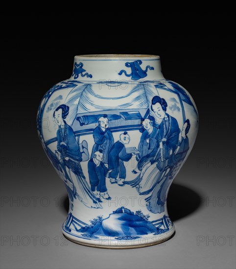 Vase, 1736-1795. China, Qing dynasty (1644-1912), Qianlong reign (1735-1795). Porcelain; overall: 27.8 cm (10 15/16 in.).