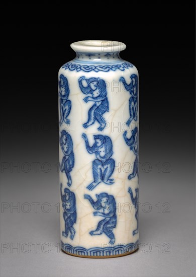 Snuff Bottle with Stopper, 1723-1735. China, Jiangxi province, Jingdezhen kilns, Qing dynasty (1644-1912), Yongzheng mark and reign (1723-1735). Porcelain; overall: 8.4 cm (3 5/16 in.).