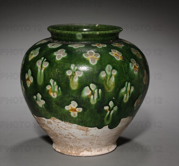 Jar, late 7th-8th Century. China, Tang dynasty (618-907). Glazed pinkish-buff earthenware; overall: 19.4 cm (7 5/8 in.).