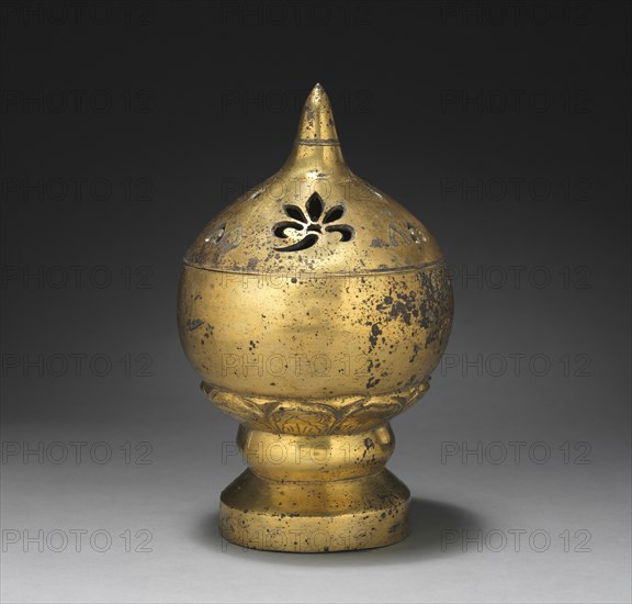 Censer, early 7th Century. China, Tang dynasty (618-907). Gilt bronze; overall: 23.8 x 14.3 cm (9 3/8 x 5 5/8 in.).