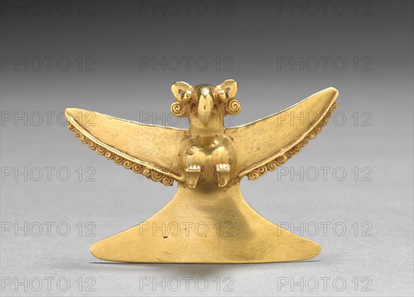 Eagle Pendant, c. 1000-1550. Western Panama, Veraguas-Gran Chiriquí Style, 11th-16th century. Cast and hammered gold; overall: 6.4 x 9.9 cm (2 1/2 x 3 7/8 in.).