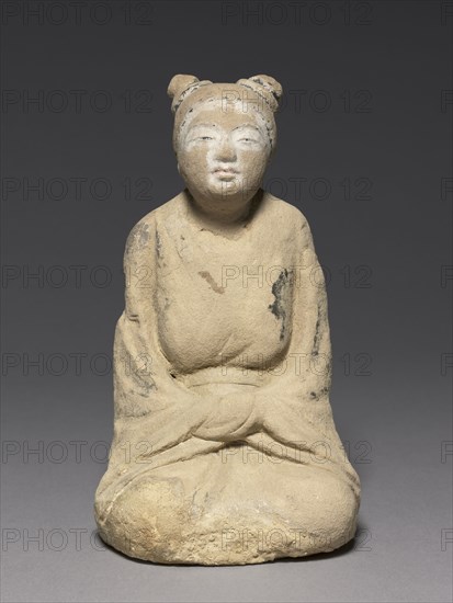 Woman from an Audience Scene, 645-710. Japan, late Asuka-early Nara Period (600-710). Unfired clay with color; overall: 19.1 cm (7 1/2 in.).