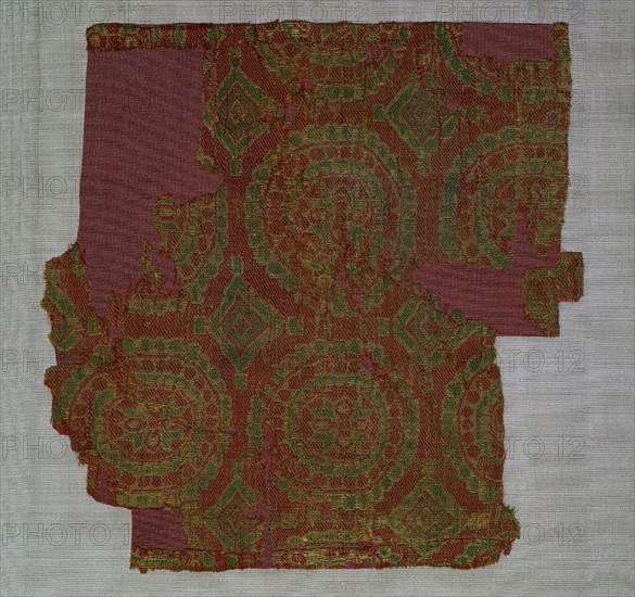 Samite with roundels of rosettes, 700s-800s. Iran. Samite: silk; overall: 17.7 x 17.7 cm (6 15/16 x 6 15/16 in.)