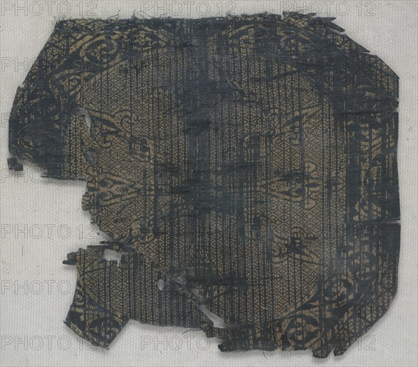 Silk Fragment, 10th century. Syria, 10th century. Plain compound cloth; silk; overall: 18.4 x 16.2 cm (7 1/4 x 6 3/8 in.)