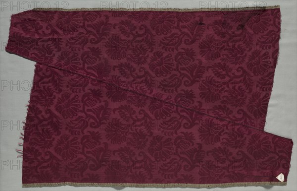 Length of Silk Damask, 1600s. Italy, 17th century. Damask, silk; average: 92.4 x 57 cm (36 3/8 x 22 7/16 in.)