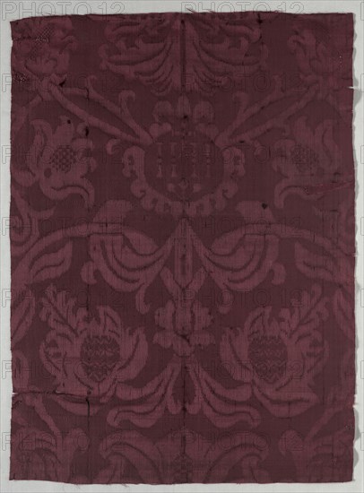 Silk Fragment, late 1600s. Italy or Spain, late 17th century. Damask, silk; average: 70.2 x 51.3 cm (27 5/8 x 20 3/16 in.).