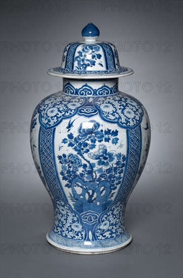 Vase with Cover, Qing dynasty (1644-1912), Kangxi reign (1661-1722). China, Jiangxi province, Jingdezhen kilns, Qing dynasty (1644-1912), Kangxi reign (1661-1722). Porcelain with underglaze blue decoration; overall: 46.6 cm (18 3/8 in.).