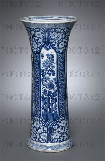 Vase, Qing dynasty (1644-1912), Kangxi reign (1661-1722). China, Jiangxi province, Jingdezhen kilns, Qing dynasty (1644-1912), Kangxi reign (1661-1722). Porcelain with underglaze blue decoration; diameter of mouth: 53 x 23.9 cm (20 7/8 x 9 7/16 in.).