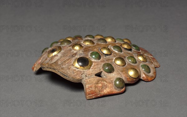 Frog Ornament, 50-800. Peru, Moche, 1st-9th Century. Shell, stone, gold; overall: 3.6 x 10.7 x 10.6 cm (1 7/16 x 4 3/16 x 4 3/16 in.).