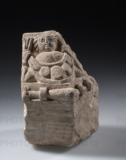 Cornerstone or Corbel (?), 5th Century. Egypt, Coptic Period. Limestone; overall: 24.5 x 17.8 x 15.3 cm (9 5/8 x 7 x 6 in.)