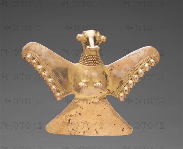 Bird Pendant, c. 1000-1550. Panama, Veraguas-Chiriquí style, 11th - 16th century. Cast gold; overall: 11.1 x 4.3 x 3.5 cm (4 3/8 x 1 11/16 x 1 3/8 in.).