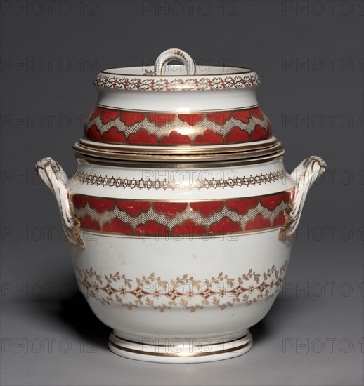 Ice Pail, 1793-1807. Flight & Barr (British). Porcelain; diameter of mouth: 16.1 cm (6 5/16 in.); overall: 28.6 cm (11 1/4 in.).