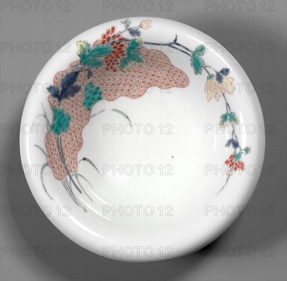 Pair of Bowls with Flowers and Branches: Kakiemon Ware, early 18th century. Japan, Edo Period (1615-1868). Porcelain with decoration in colored enamels; diameter: 18.9 cm (7 7/16 in.); overall: 6.5 cm (2 9/16 in.).