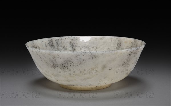 Bowl, 1736-1795. China, Qing dynasty (1644-1912), Qianlong mark and reign (1735-1795). Jade; diameter: 16.4 cm (6 7/16 in.).