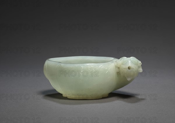 Waterpot with Ram's Head Spout, 1700s. China, Qing dynasty (1644-1911). White jade; overall: 4.7 x 11.8 cm (1 7/8 x 4 5/8 in.).
