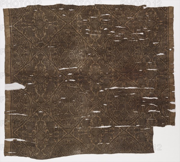 Fragment, 1420-1955. Iran or Iraq ?, 15th-20th century. Compound twill weave, silk; overall: 71 x 77 cm (27 15/16 x 30 5/16 in.)