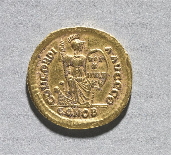 Solidus of Theodosius I the Great (reverse), c. 383-388. Byzantium, Constantinople, Byzantine period, 4th century. Gold; diameter: 2.1 cm (13/16 in.)