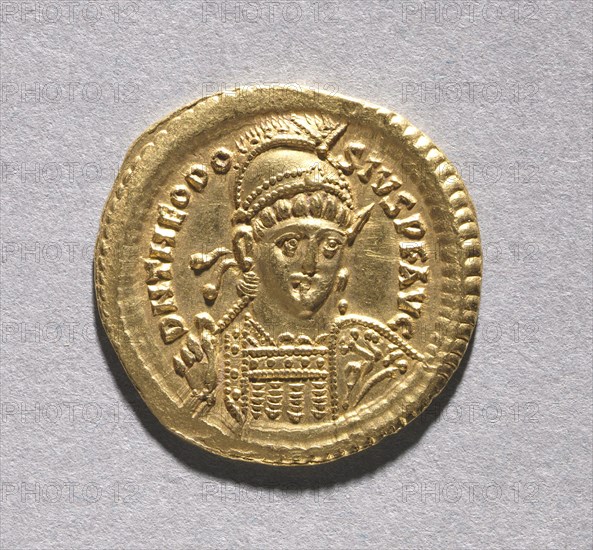 Solidus of Theodosius II and Valentinian III (obverse), 408-425. Byzantium, Constantinople, Byzantine period, 5th century. Gold; diameter: 2.3 cm (7/8 in.)