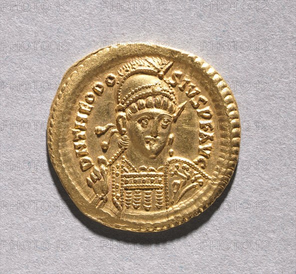 Solidus of Theodosius II and Valentinian III , 408-425. Byzantium, Constantinople, Byzantine period, 5th century. Gold; diameter: 2.3 cm (7/8 in.).