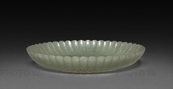 Plate in the Form of a Chrysanthemum, 1700s-1800s. China, Qing dynasty (1644-1911). Jade; diameter: 11.1 cm (4 3/8 in.); overall: 2 cm (13/16 in.).