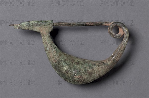 Boat-Shaped Fibula, 900-700 BC. Italy, Etruscan, 10th-8th century BC. Bronze; overall: 10.4 cm (4 1/8 in.).