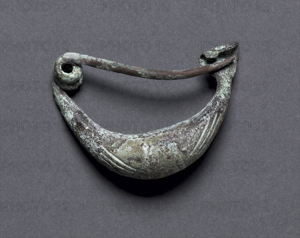 Boat-Shaped Fibula, 900-700 BC. Italy, Etruscan, 10th-8th century BC. Bronze; overall: 4.1 cm (1 5/8 in.).