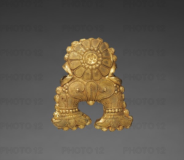 Triratna Pendant, 185-72 BC. India, Uttar or Madhya Pradesh, Sunga Period (185-72 BC). Gold; overall: 5.7 cm (2 1/4 in.).