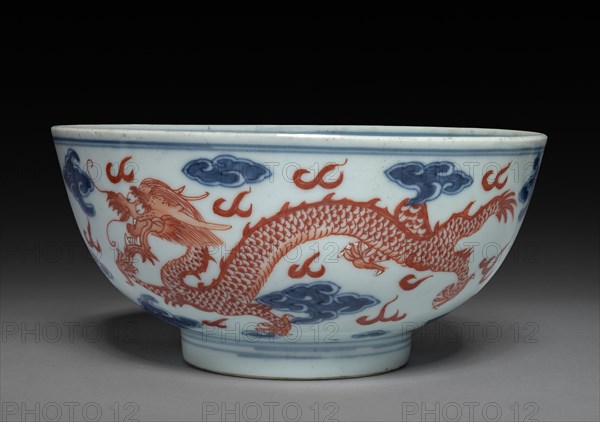 Bowl, 1736-1795. China, Qing dynasty (1644-1912), Qianlong mark and reign (1735-1795). Porcelain with overglaze red and underglaze blue enamel; diameter: 14 cm (5 1/2 in.); overall: 6.6 cm (2 5/8 in.).