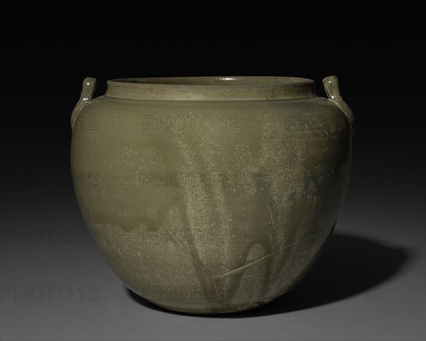 Jar with Handles: Yue ware, c. 800s. China, Tang dynasty (618-907). Gray stoneware with iron glaze; diameter: 22 cm (8 11/16 in.); overall: 17.8 x 22.5 cm (7 x 8 7/8 in.).